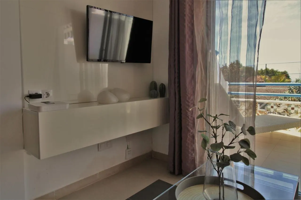 Agreable Appartement Au Bord De L' Ocean, Playa Paraiso Адехе